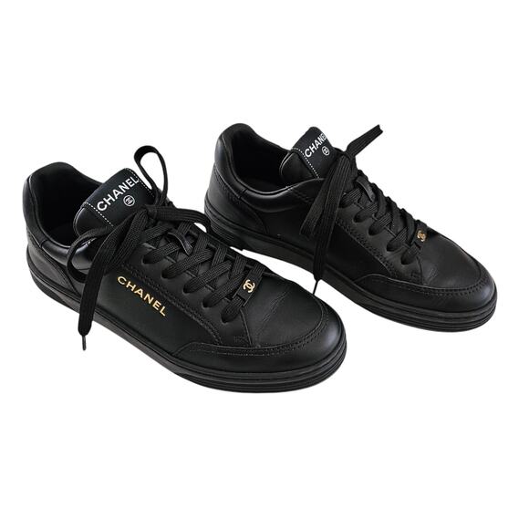 Chanel 23A CC Logo Calfskin Sneakers Size 38 US 7 7.5 Black Leather Gold Lace Up - Picture 1 of 11